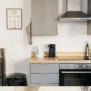 Apartment Stylish Open Plan, Bath