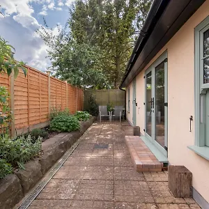 Holiday home Pass The Keys Charming Garden With Parking, Bath