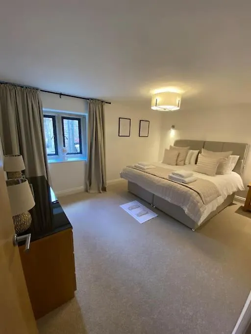 2 Bedroom Apartment With Garden Lansdown Бат Великобритания