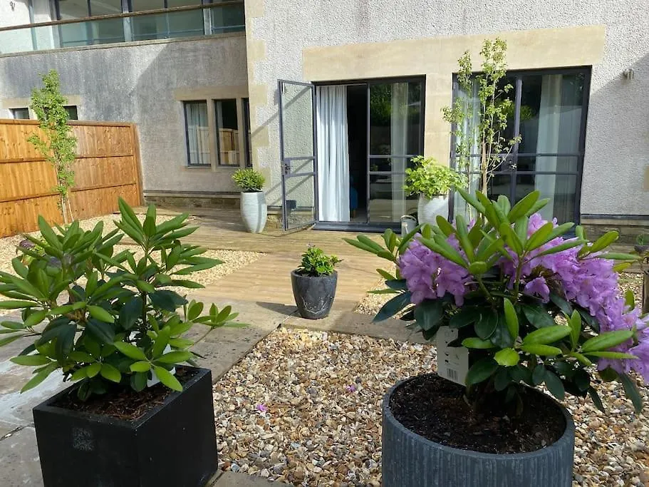 2 Bedroom Apartment With Garden Lansdown Бат Великобритания